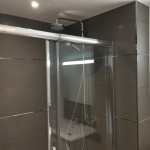 cabine douche et robinetterie